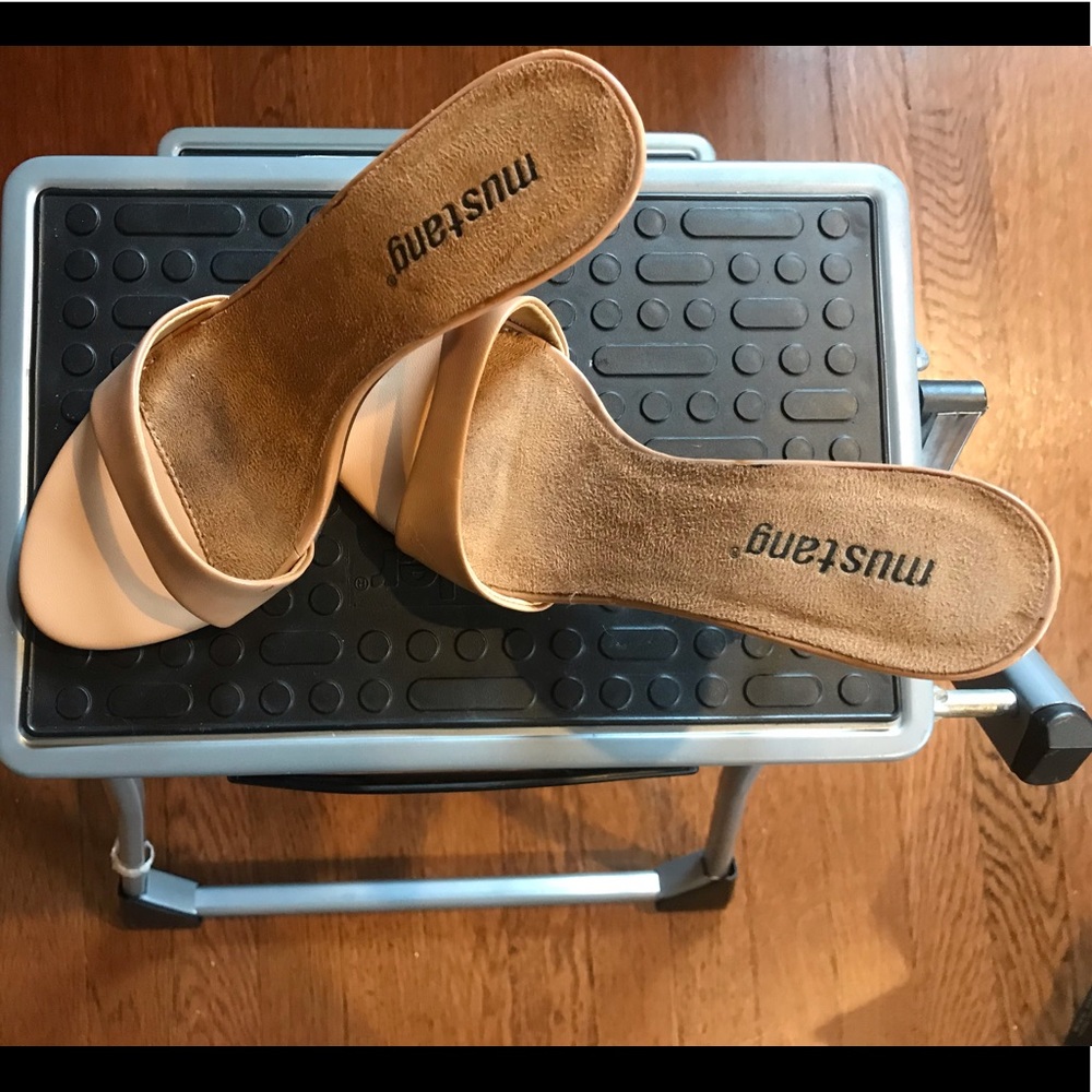 Strapless women’s shoes